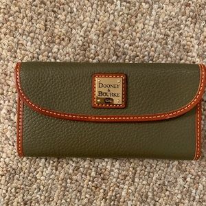 BRAND NEW DOONEY & BOURKE WALLET